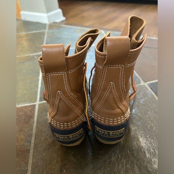 L.L Bean bean boots lightly worn - Picture 9 of 12